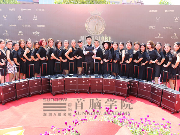 首腦學(xué)院化妝造型師團(tuán)隊