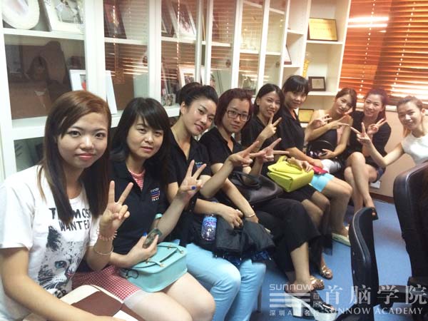 選擇化妝師職業 首腦學院助你工作無憂