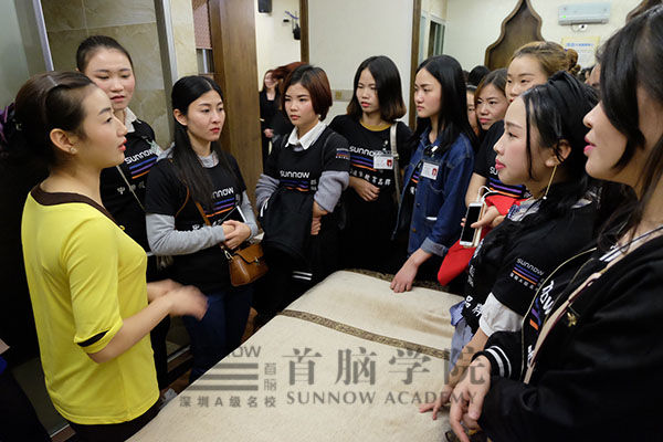 在美容觀摩中成長自我，讓技術(shù)走在最前沿