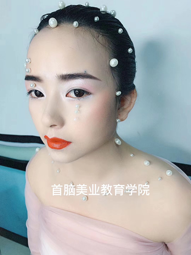 全國(guó)化妝學(xué)校排名