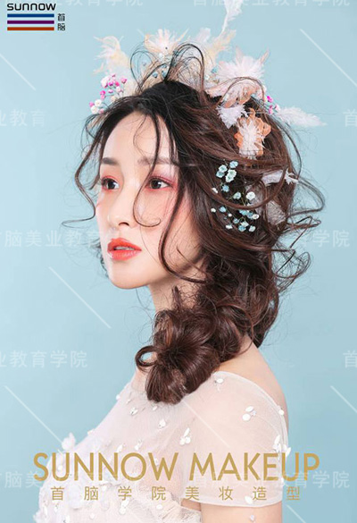 一名化妝造型師要學多久