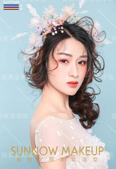 一名化妝造型師要學多久