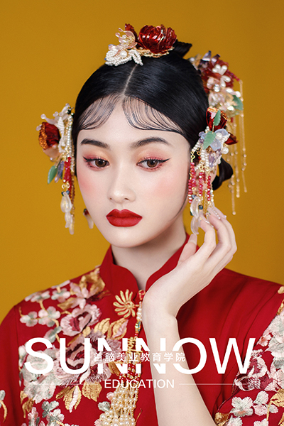 學化妝去哪里學比較好