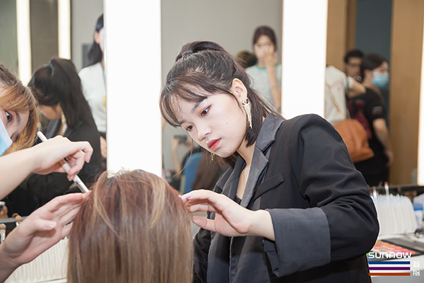 首腦美容美發化妝學校