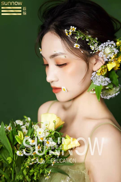 化妝學校一般要多少錢？化妝學校正規(guī)學校學費一覽表？
