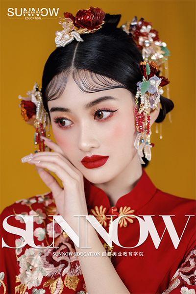 在深圳想學(xué)習(xí)化妝應(yīng)該去哪所化妝學(xué)校？哪里好？