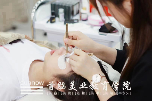 深圳學美甲美睫要多少學費多長時間 學美甲美睫